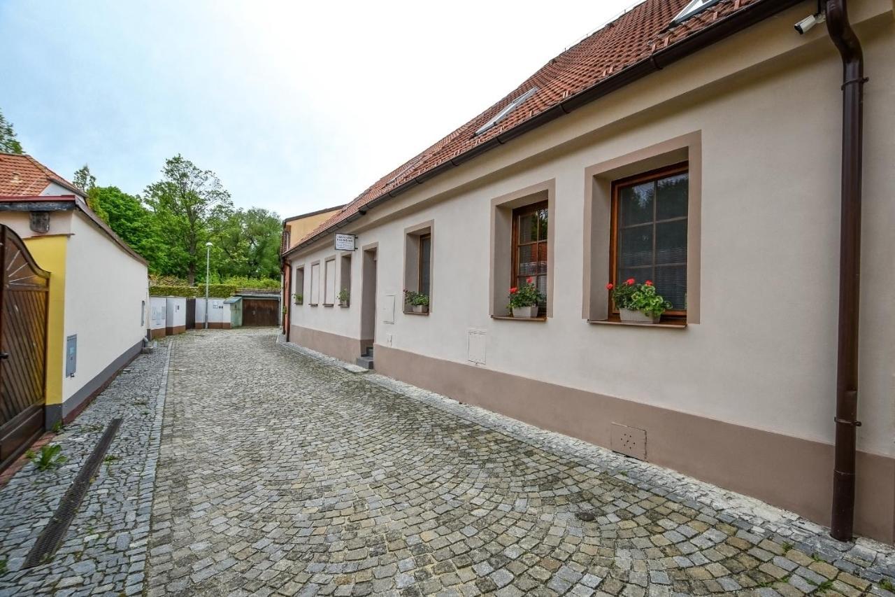 Ubytovani Pod Svetem-Apartman Trebon Exterior photo